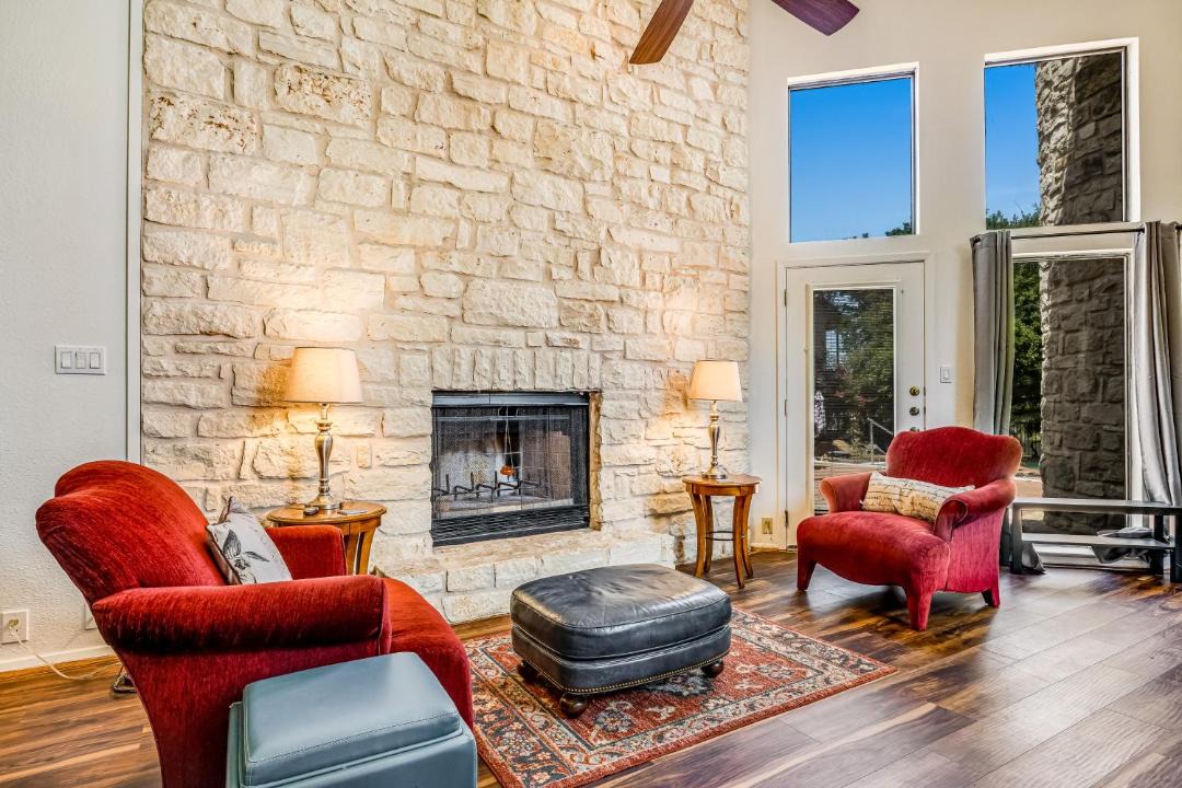 Photo of Livingroom in The Hills