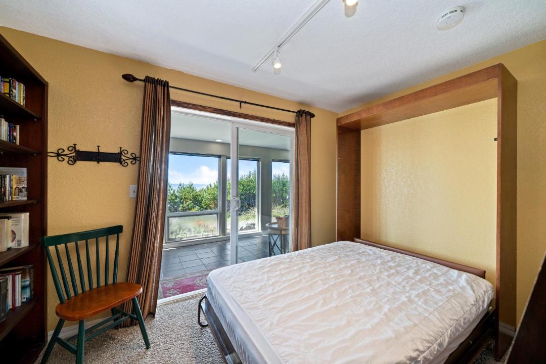 Photo of Bedroom in Manzanita
