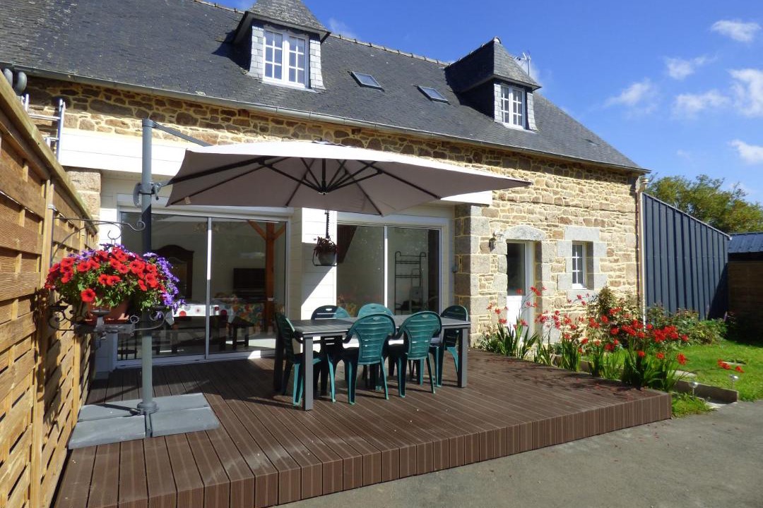 Photo of Buildings in Begard