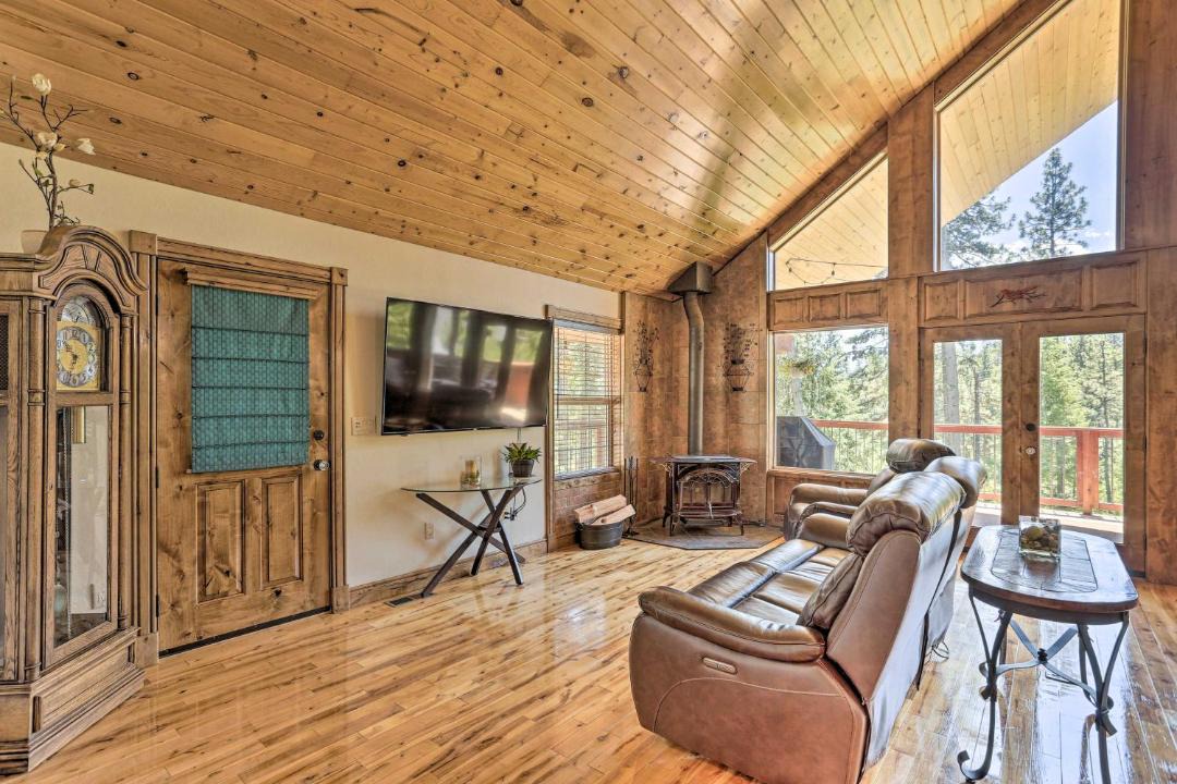 Photo of Livingroom in Garden Valley