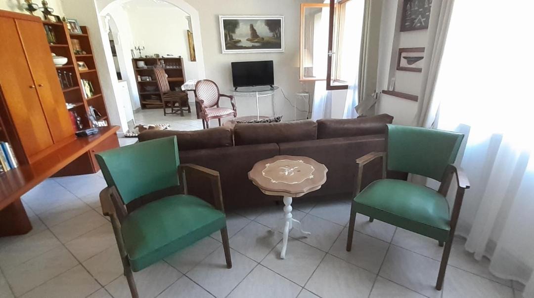 Photo of Livingroom in Orveau-Bellesauve