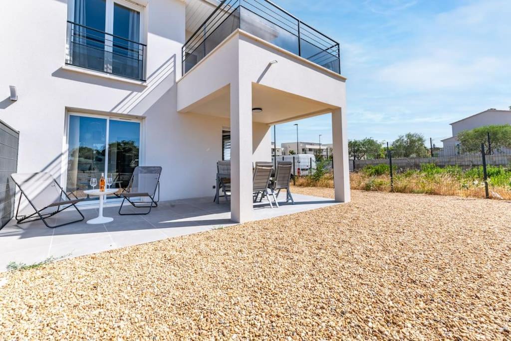 Photo of Buildings in Morieres-les-Avignon