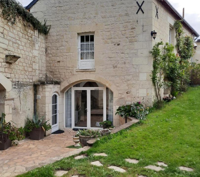 Photo of Buildings in Beaumont-en-Veron