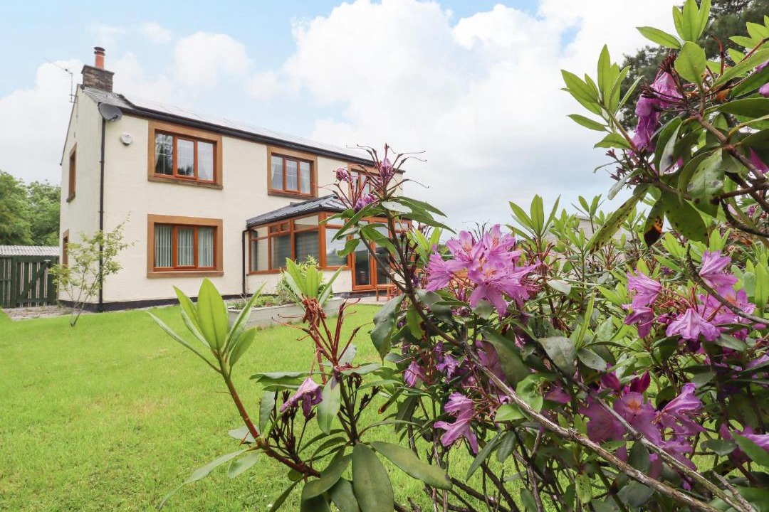Photo of Buildings in Fourstones Near Bentham