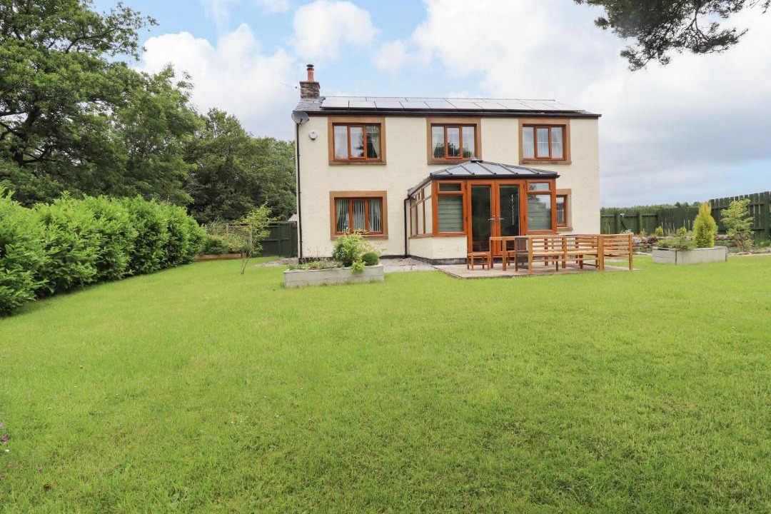 Photo of Buildings in Fourstones Near Bentham