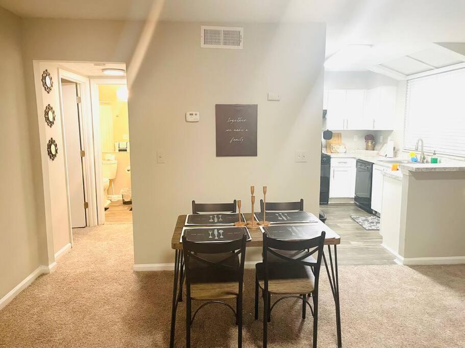 Photo of Livingroom in Sandy Springs