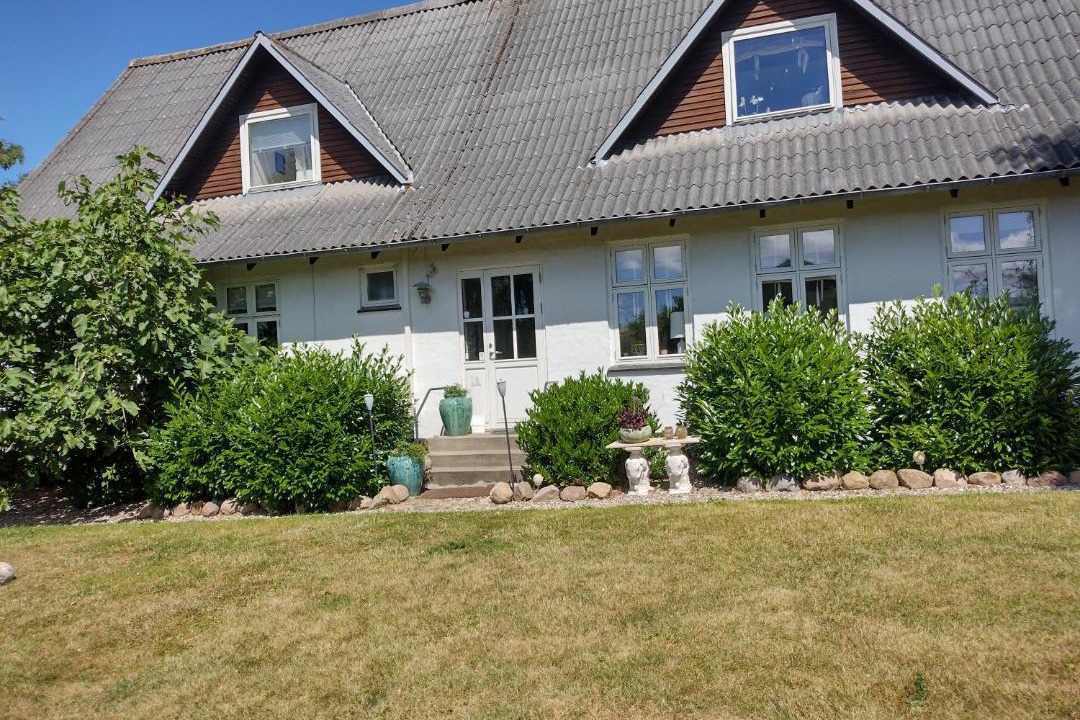 Photo of Others in Hong