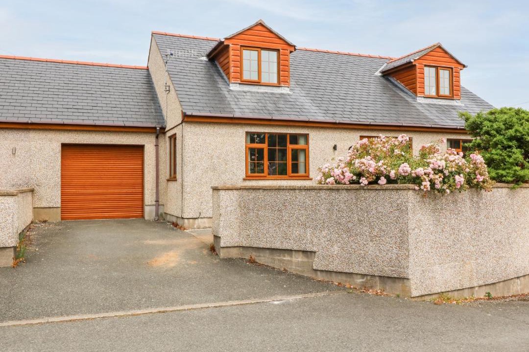 Photo of Buildings in Cemaes Bay