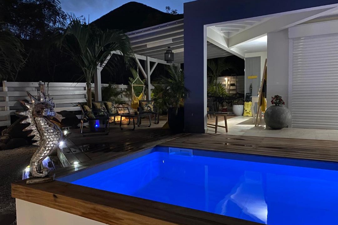 Photo of Others in Cul de Sac