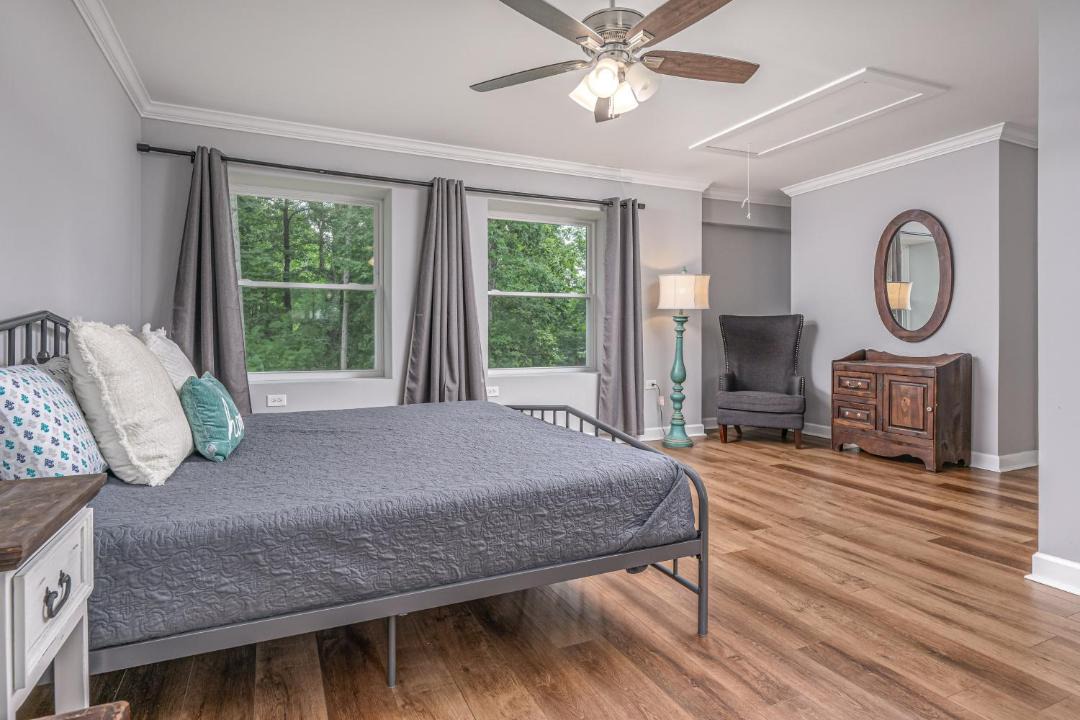 Photo of Others in Graysville