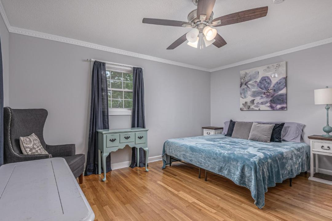 Photo of Bedroom in Graysville