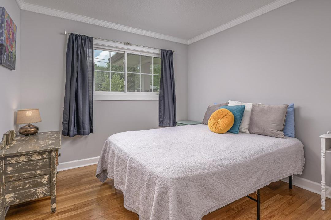 Photo of Bedroom in Graysville