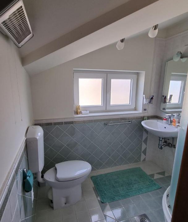 Photo of Bathroom in Mali Maj