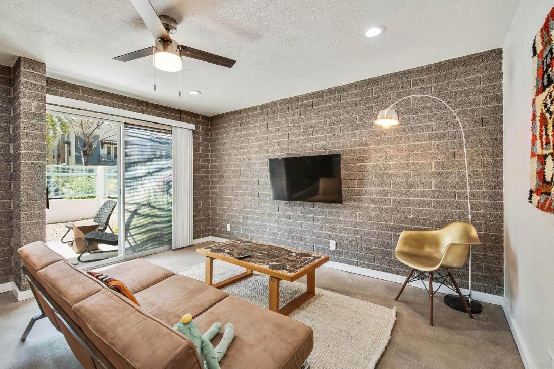 Photo of Livingroom in Evans Churchill