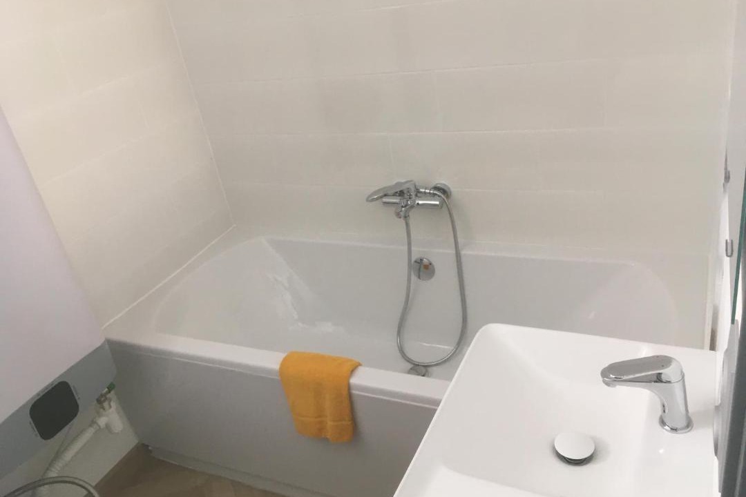 Photo of Bathroom in Ongles