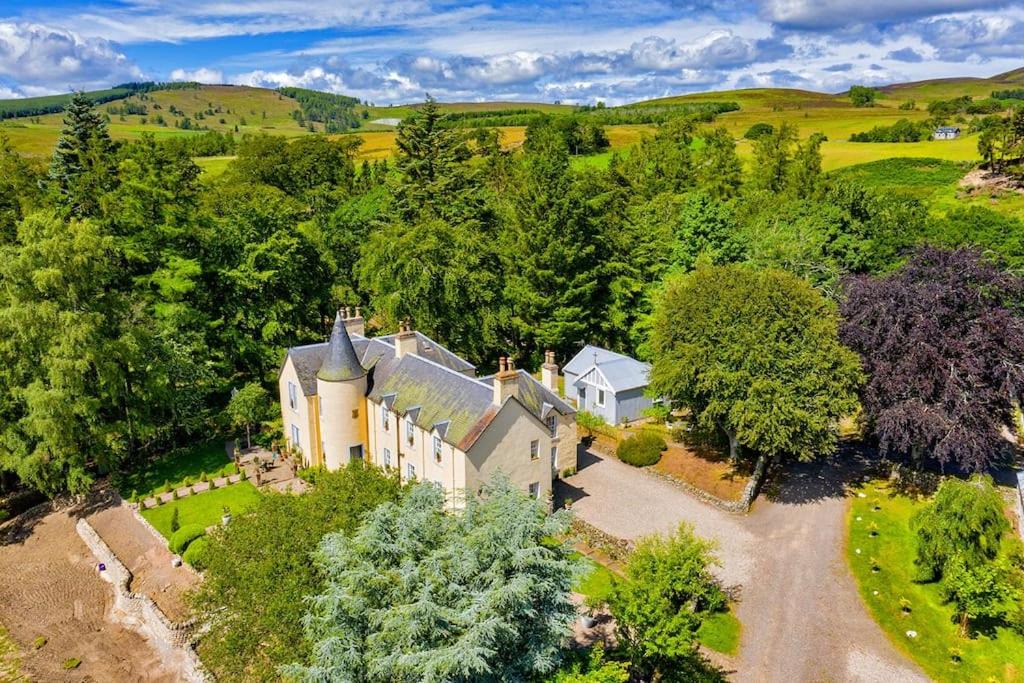 Photo of Others in Kirriemuir