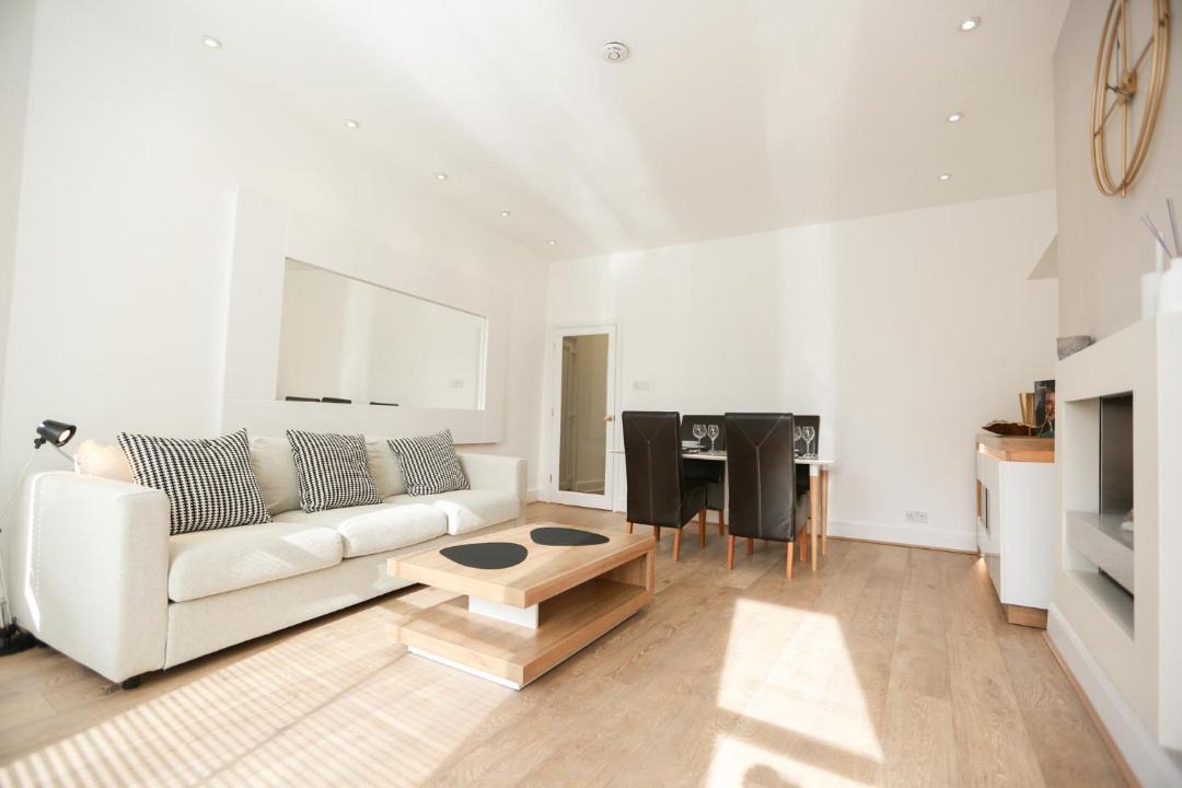 Photo of Livingroom in Leamington Spa