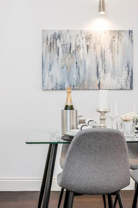 Photo of Others in Brompton & Hans Town