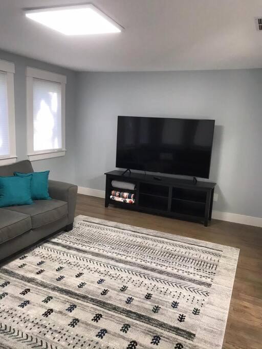 Photo of Livingroom in West Falmouth