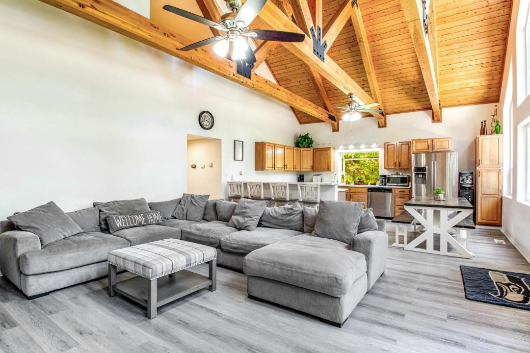 Photo of Others in Roslyn Ridge