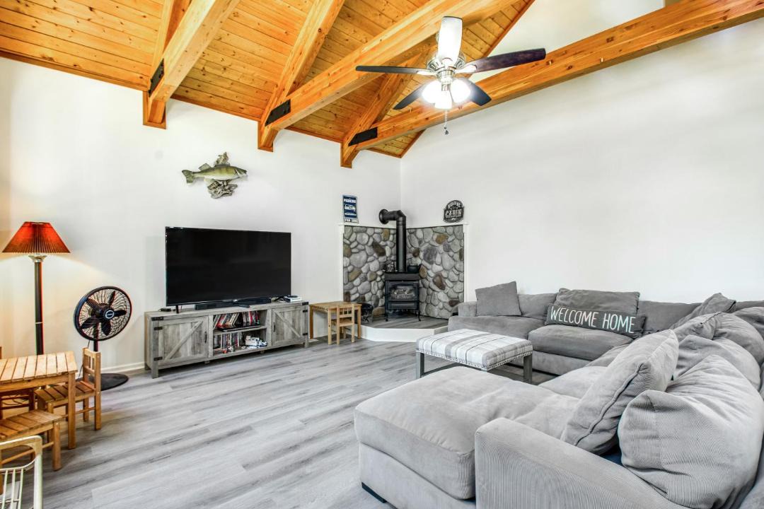 Photo of Others in Roslyn Ridge