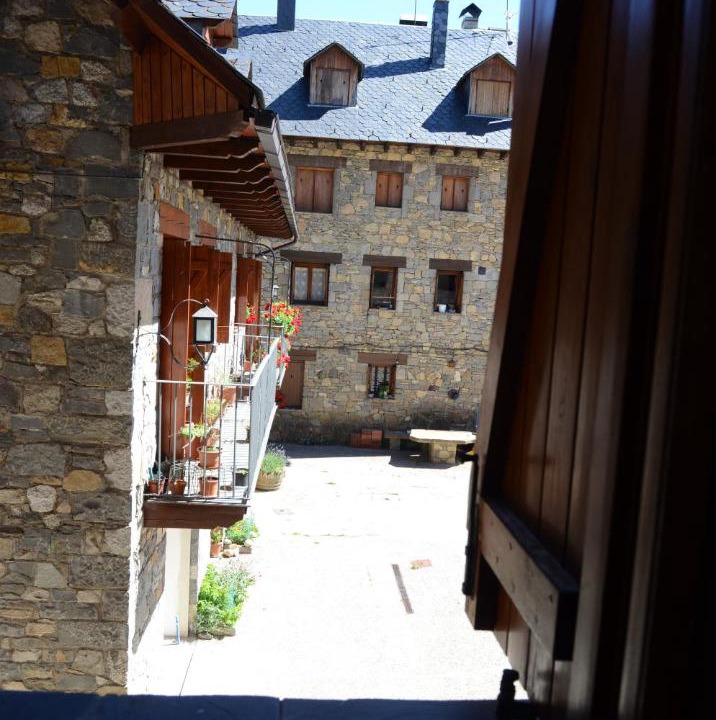 Photo of Others in Taull