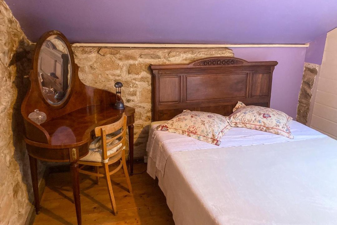 Photo of Bedroom in Favars