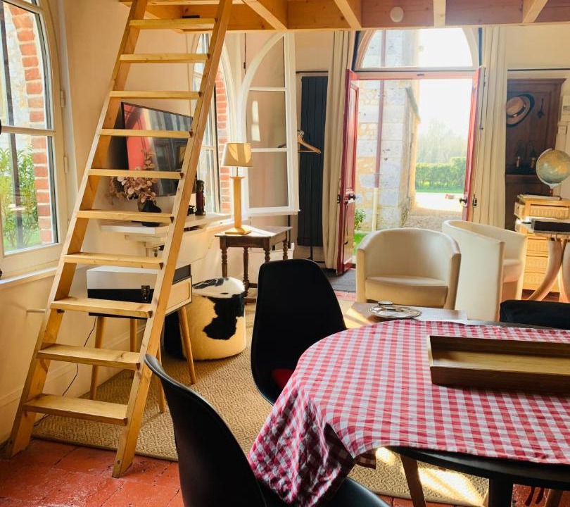 Photo of Others in Pinterville