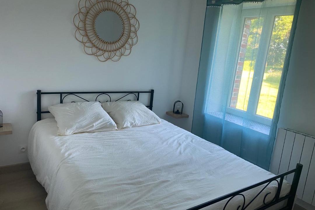 Photo of Bedroom in Saints-en-Puisaye