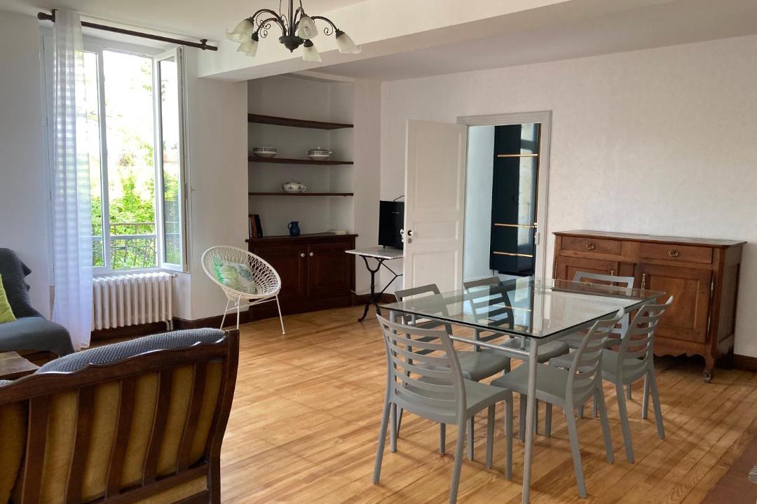 Photo of Livingroom in Vic-Fezensac