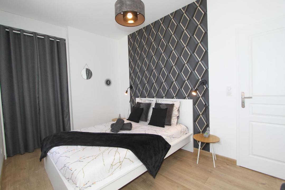 Photo of Bedroom in Romilly-sur-Seine
