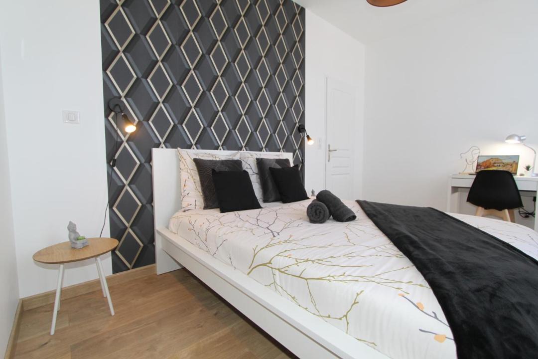 Photo of Bedroom in Romilly-sur-Seine