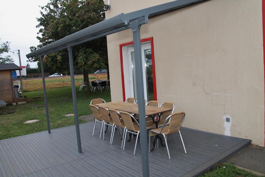 Photo of Others in Esmans