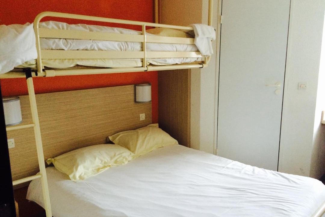 Photo of Others in Esmans