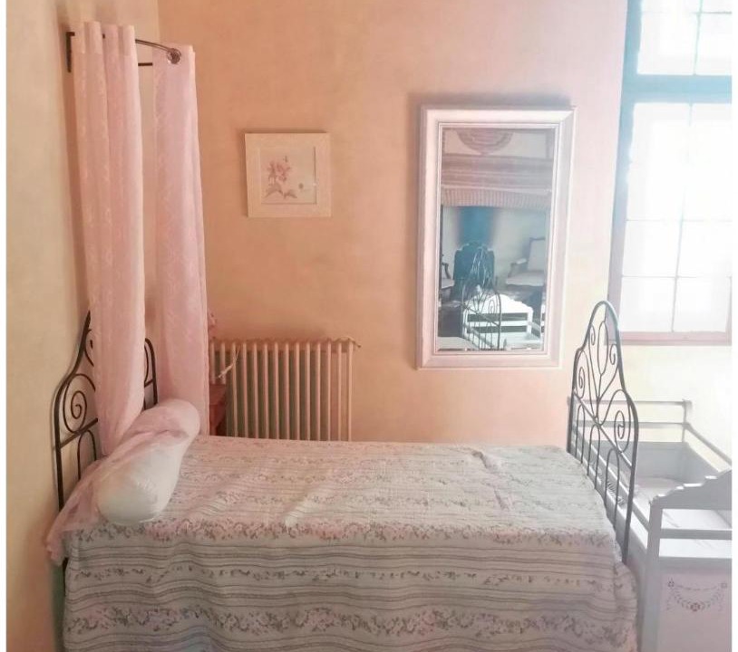 Photo of Bedroom in Castelsarrasin