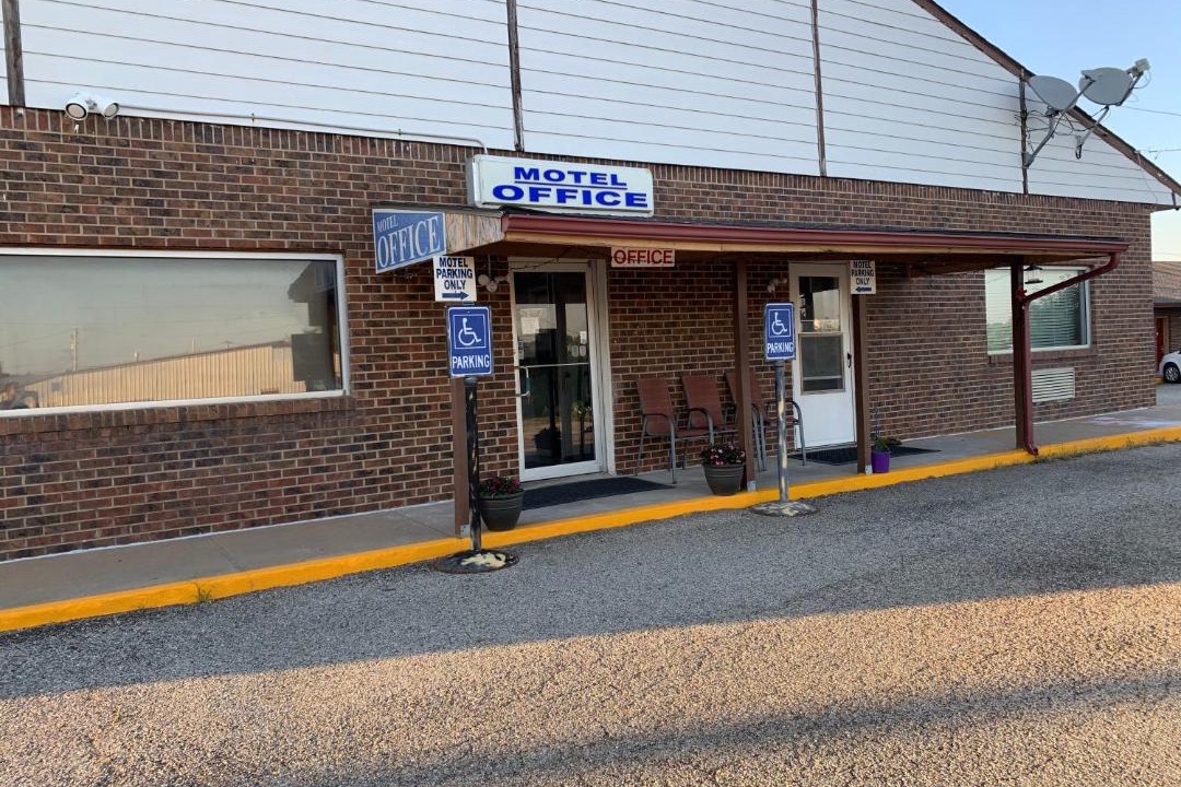 Photo of Others in Garnett