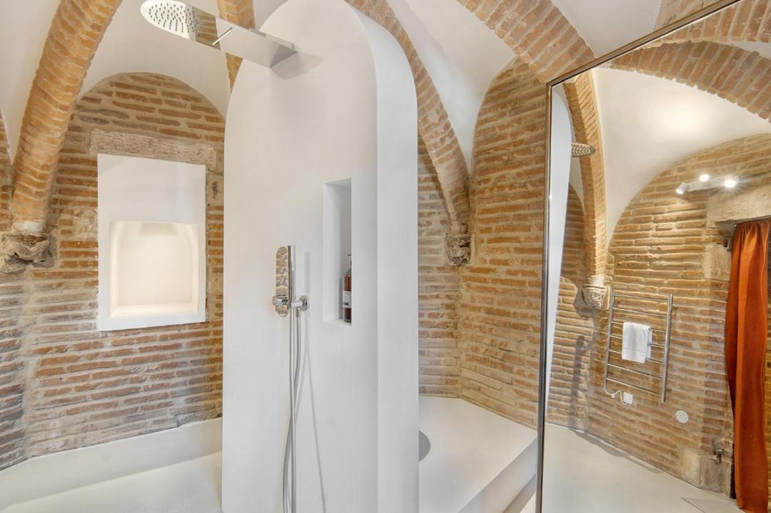 Photo of Bathroom in Capitole