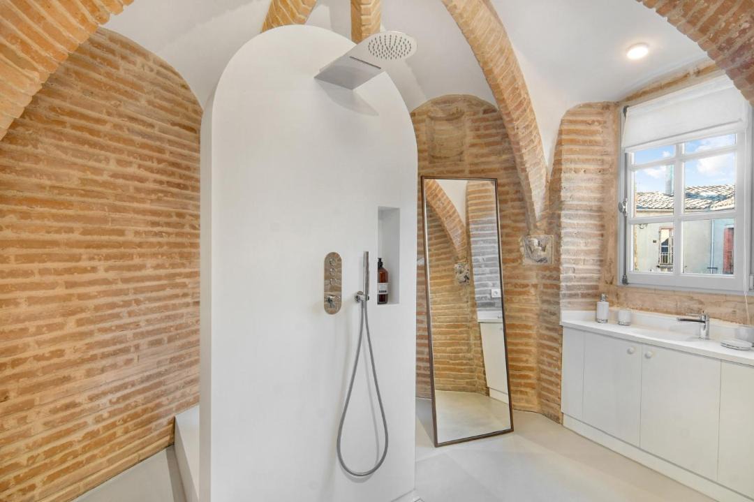 Photo of Bathroom in Capitole