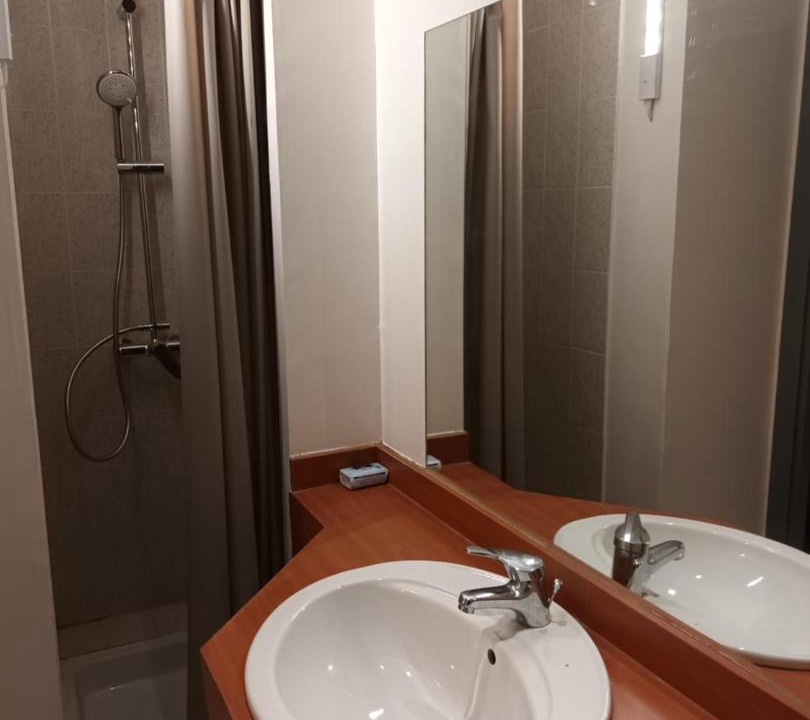 Photo of Bathroom in Les Halles - Valliere