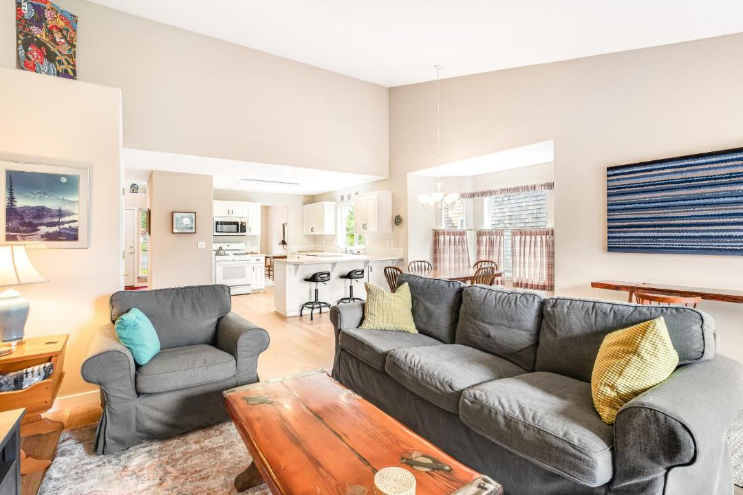 Photo of Others in Nehalem