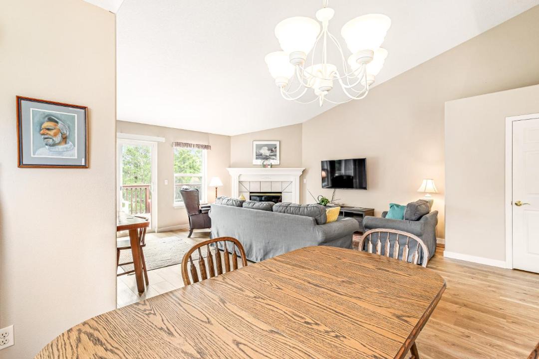 Photo of Others in Nehalem