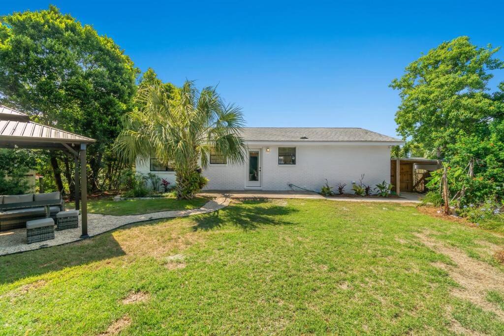 Photo of Buildings in El Centro Beach