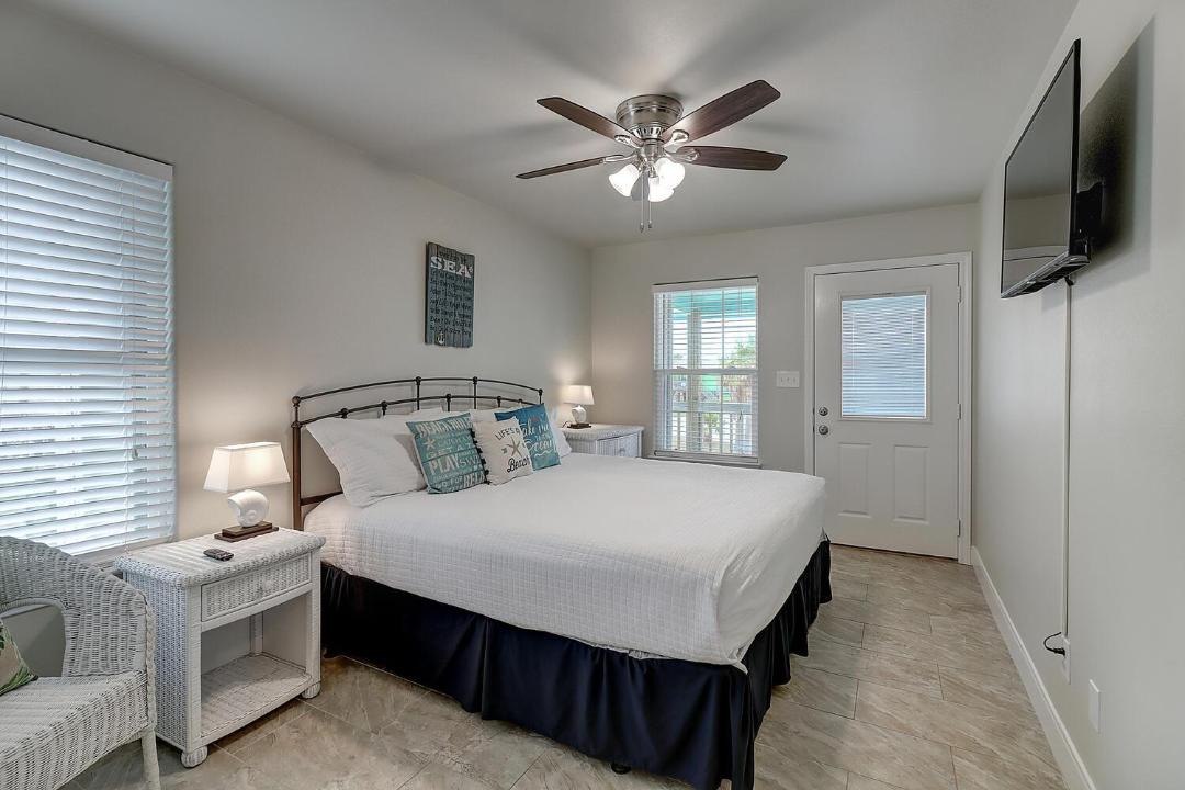 Photo of Others in Leeward Sands