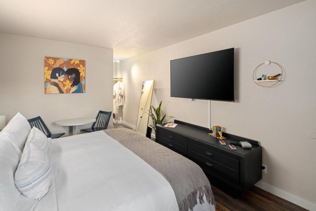 Photo of Others in Pullman