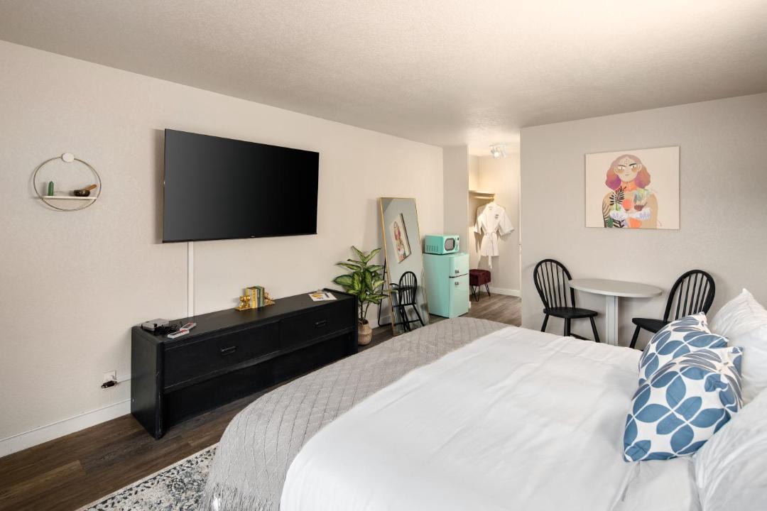 Photo of Others in Pullman