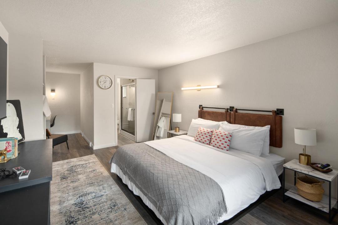 Photo of Others in Pullman