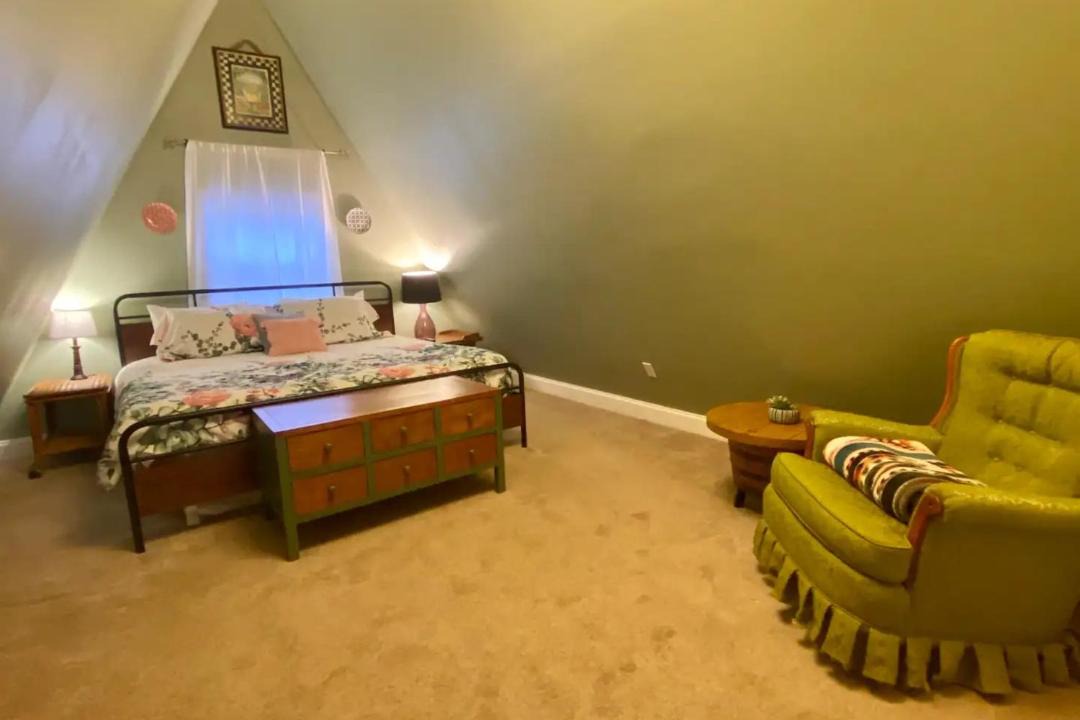Photo of Bedroom in Flintstone