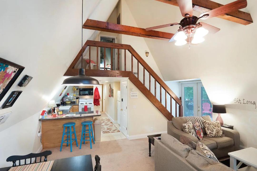 Photo of Livingroom in Flintstone