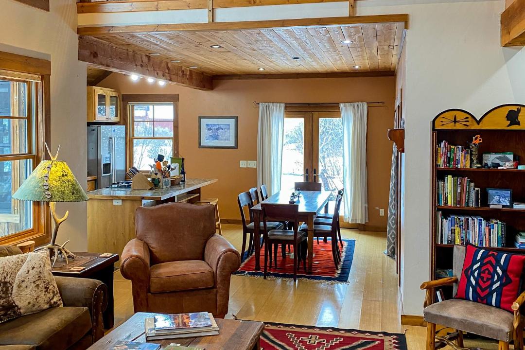 Photo of Livingroom in Victor