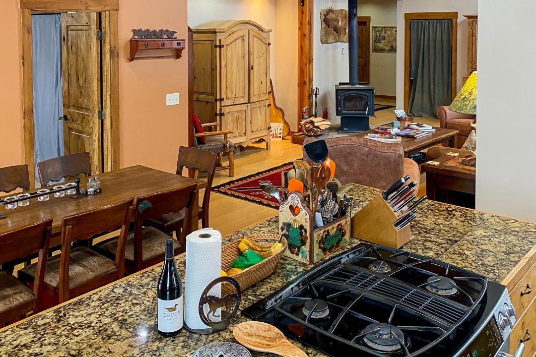 Photo of Livingroom in Victor